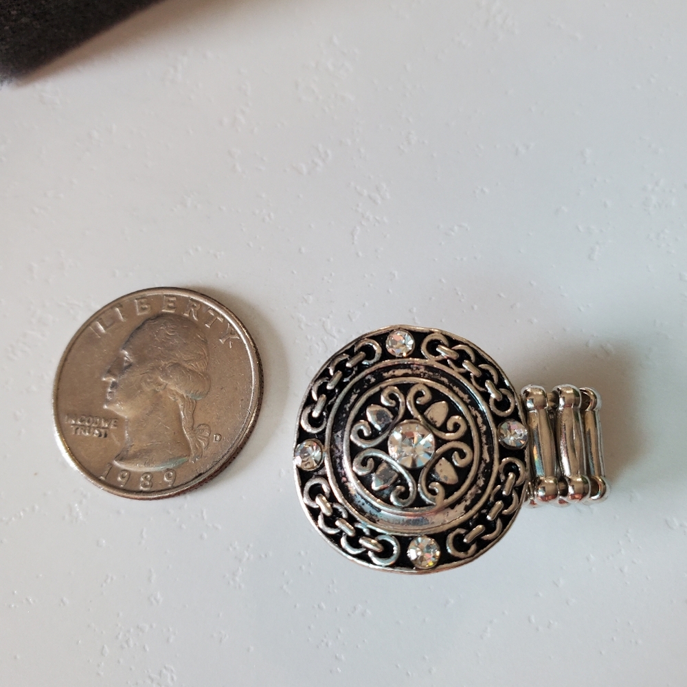 Antique Silver Tone Adjustable Band Round Ring 💥3 for $24💥 - Picture 7 of 15